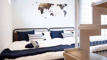 Premium Duplex, Non Smoking (4F) | 2 bedrooms, iron/ironing board, free WiFi, bed sheets