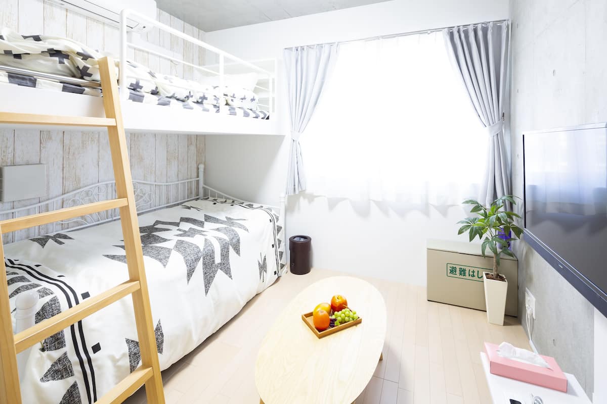 Superior driepersoonskamer, niet-roken (2-4F) | 2 slaapkamers, een strijkplank/strijkijzer, gratis wifi, beddengoed