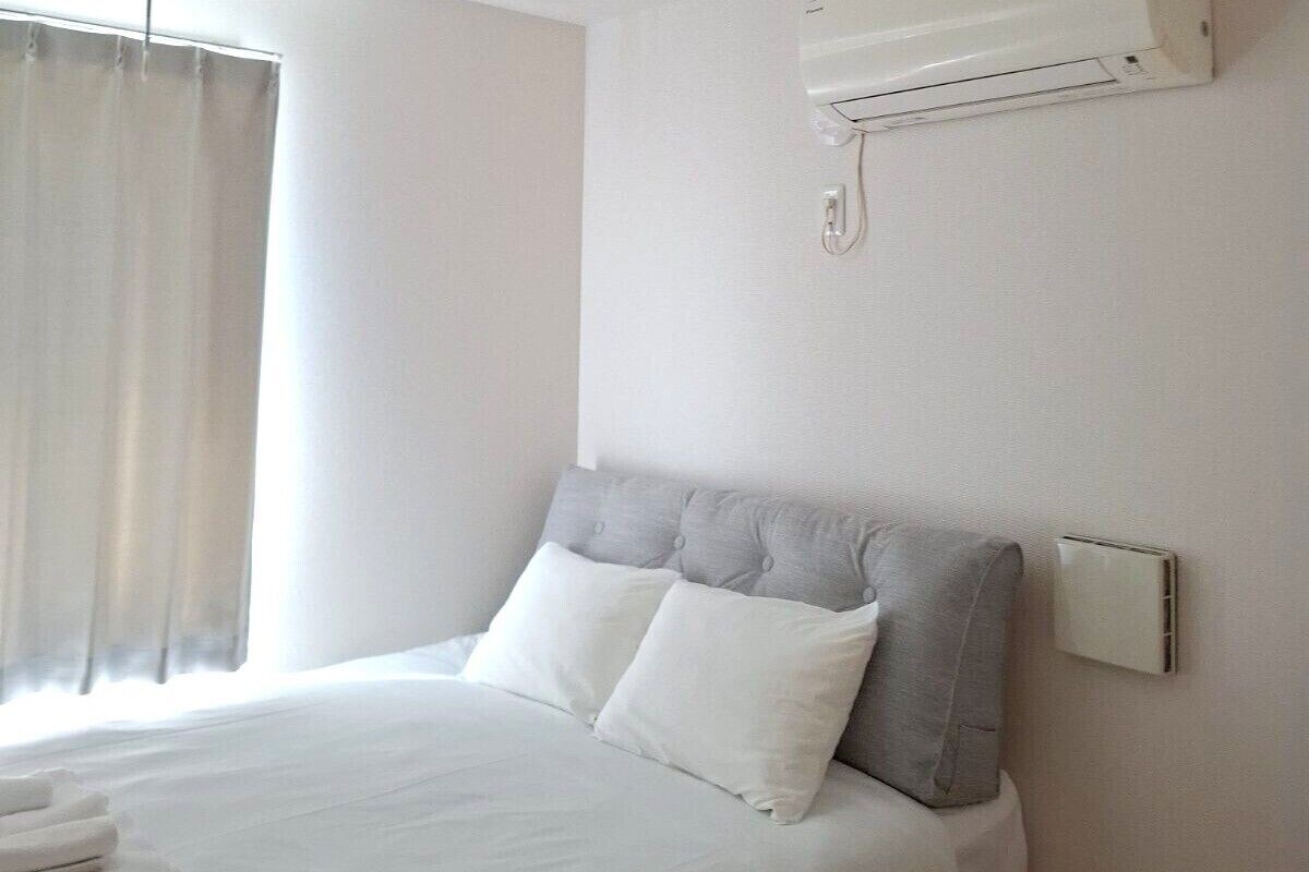 Superior Triple Room | Iron/ironing board, WiFi (free), bed sheets