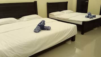 Deluxe Bungalow | 2 bedrooms, blackout curtains, iron/ironing board, free WiFi