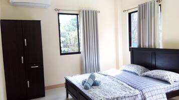 2 bedrooms, blackout drapes, iron/ironing board, free WiFi