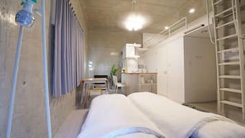 Deluxe Quadruple Room, Non Smoking (5F) | 1 bedroom, desk, iron/ironing board, free WiFi