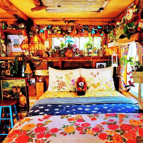 Miracles on Polly - Fairy Tale Cabin