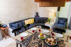 Dining - Winner of Top 25 Small Condo/Hotel in All Of MX- 3 Bedr -Beach Club -7 (Playa del Carmen)