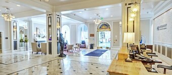 Elegant hotel in downtown San Francisco within walking distance of Union Square.