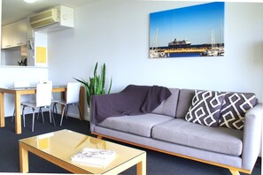 Smart-tv, Netflix, streamingtjenester, kontorer