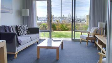 Smart TV, Netflix, streaming services, offices