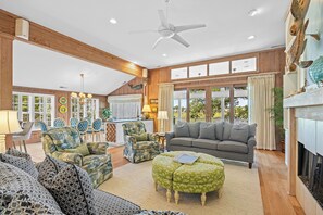 TV connectée, table de tennis de table