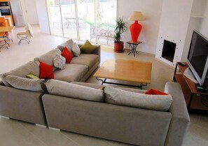 TV, fireplace - Superb Villa with swimming pool in Marrakech 4559 (Marrakech)