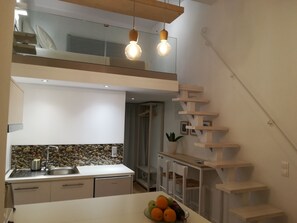 Fridge, oven, coffee/tea maker, toaster