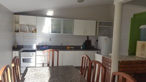 Refrigerador, horno, placa de cocina, freezer