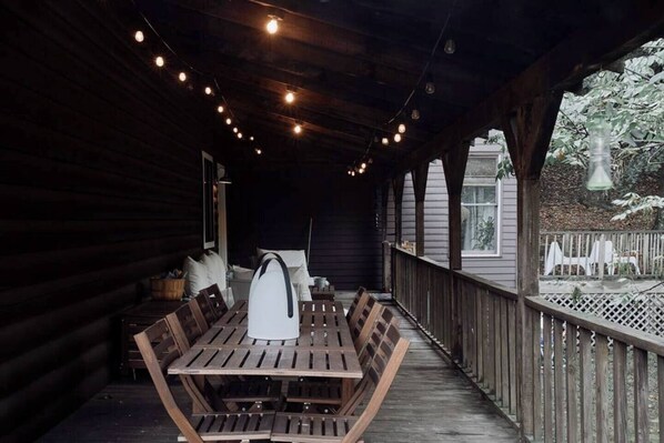 Outdoor dining