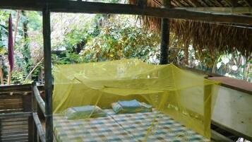 Free WiFi, bed sheets