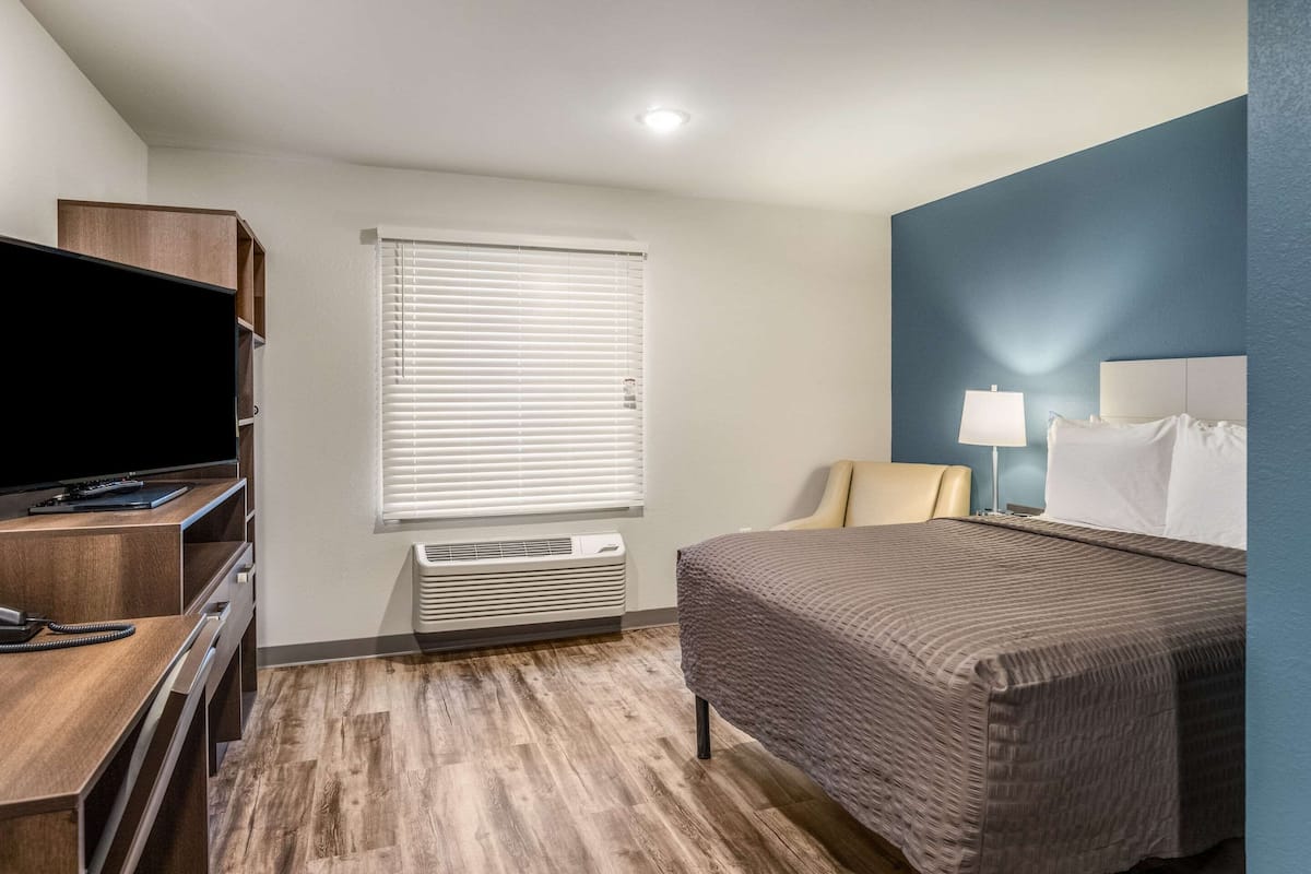 Standardzimmer, 1 Queen-Bett, Nichtraucher | Betten mit Memory-Foam-Matratzen, Schreibtisch