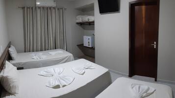 Tremannsrom – deluxe | Minibar, skrivebord, skrivebord for bærbar PC og wi-fi (inkludert)