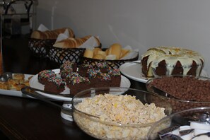 Tägliches inbegriffenes Frühstücksbuffet