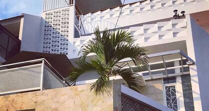 De Villa Atas Bukit by HouseinBandung