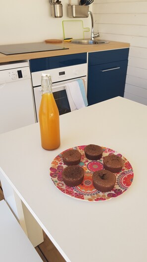 ฝ่ายต้อนรับ