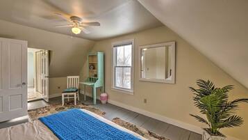 3 bedrooms, desk, iron/ironing board, travel cot