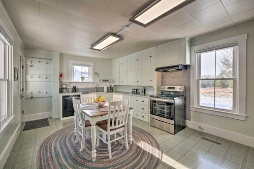 Near Lakes, Bay & Trails! Historic Waldoboro Gem