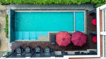 Piscina a l'aire lliure