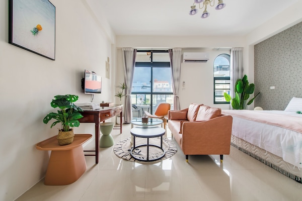 Habitación doble Deluxe, balcón | Wifi gratis y ropa de cama