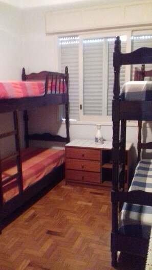 3 bedrooms, blackout drapes, iron/ironing board, wheelchair access
