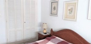 3 quartos, cortinas blackout, ferros/tábuas de passar roupa