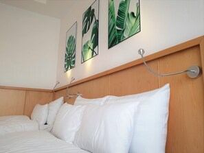 Standard Triple Room | Memory foam beds, free WiFi - Mia Hotel (Quy Nhon)