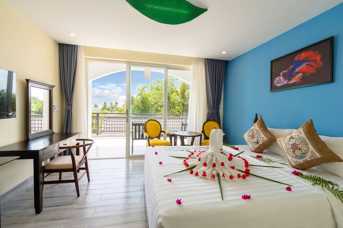 Phòng Premier, bồn tắm (Deluxe Queen) | Minibar, bàn, phòng cách âm, truy cập Internet không dây miễn phí 