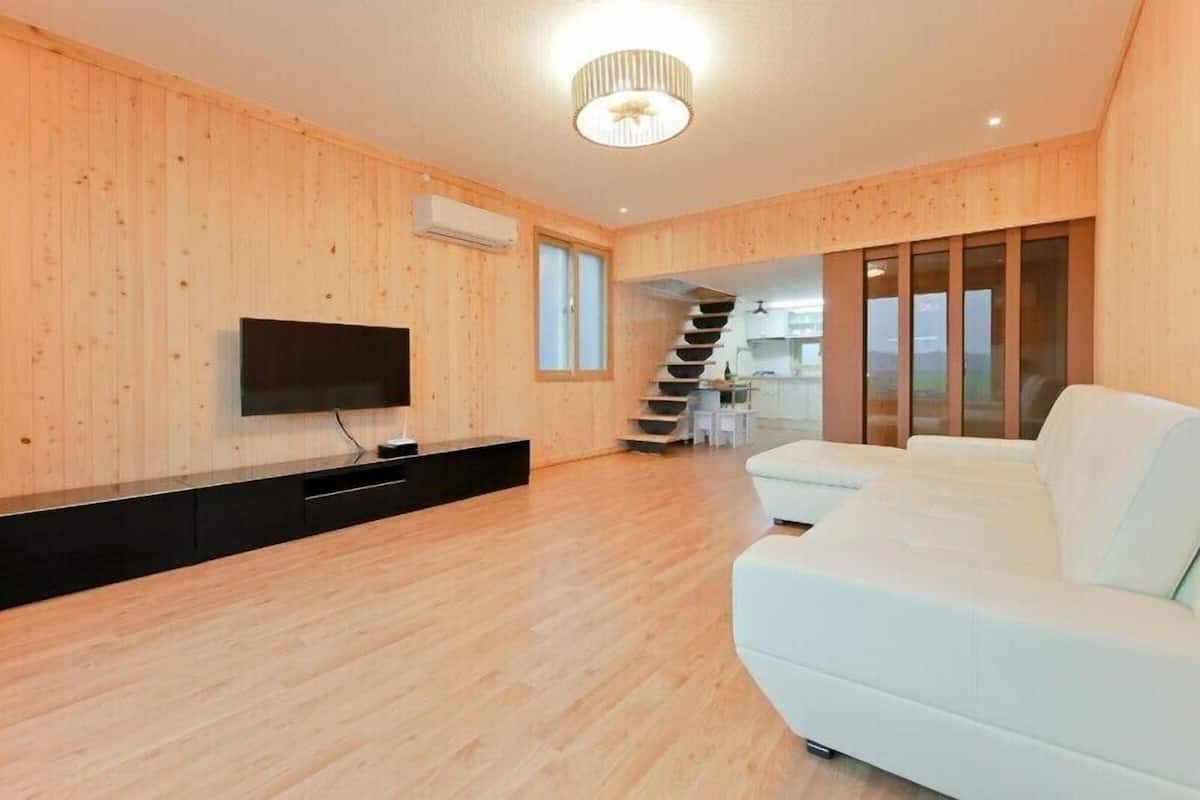 Duplex (5-205) | Living area