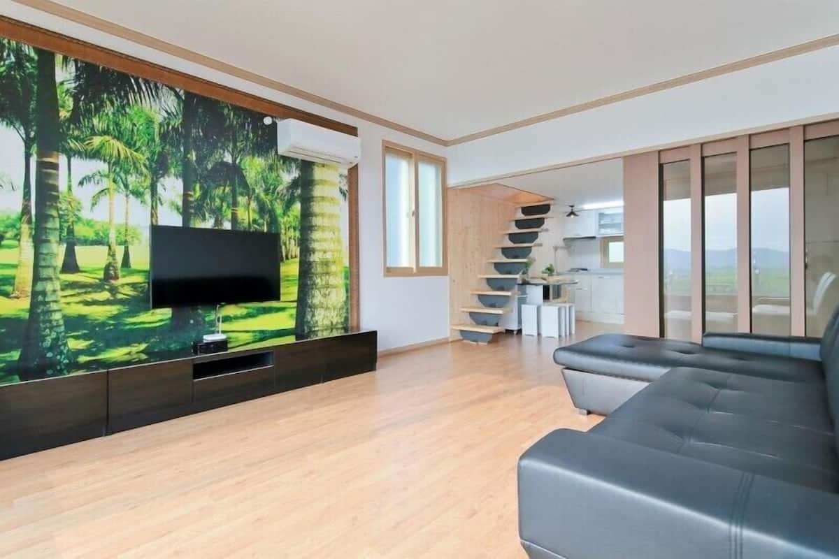 House (4) | Living area