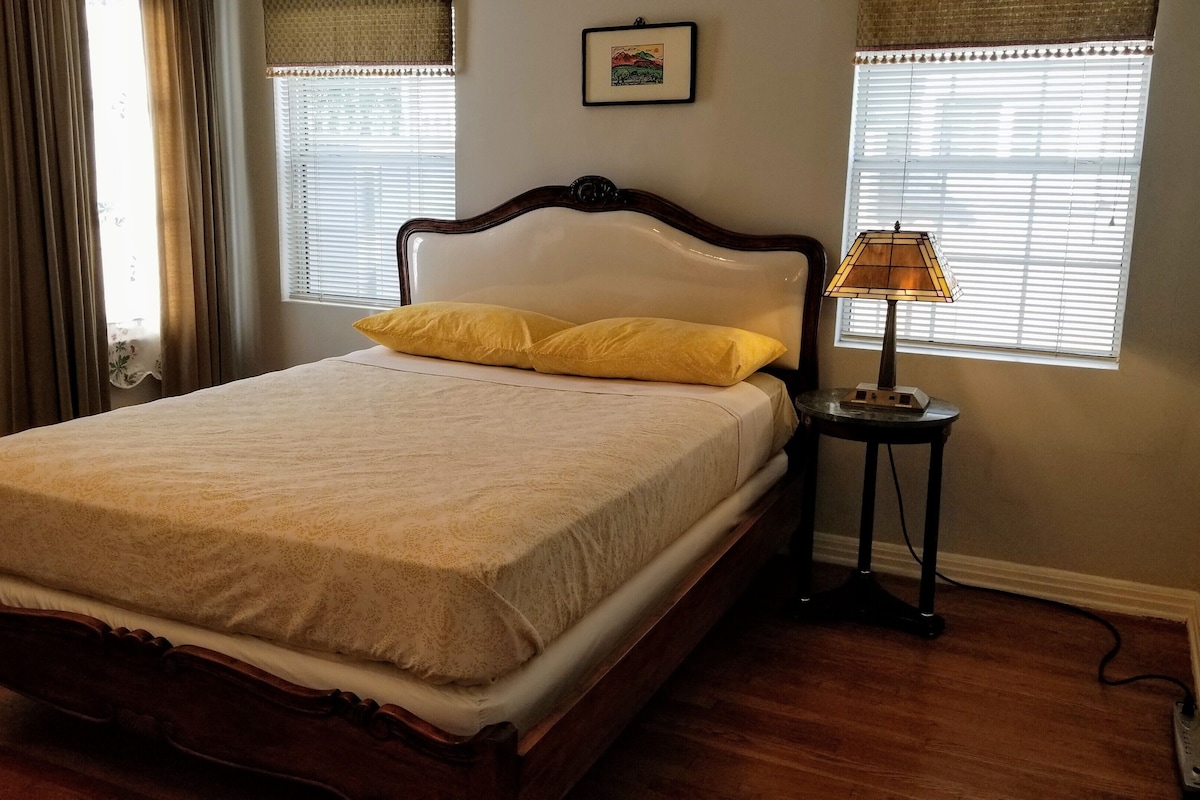 Double Room, Private Bathroom | WiFi (free), bed sheets