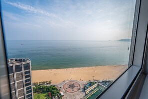 Superior Double Room, Ocean View | Individually decorated, individually furnished, laptop workspace - Haeundae Seacloud Hotel Residence (Busan)