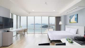 Corner Suite Ocean View | 노트북 작업 공간, 암막 커튼, 방음 설비, 무료 WiFi