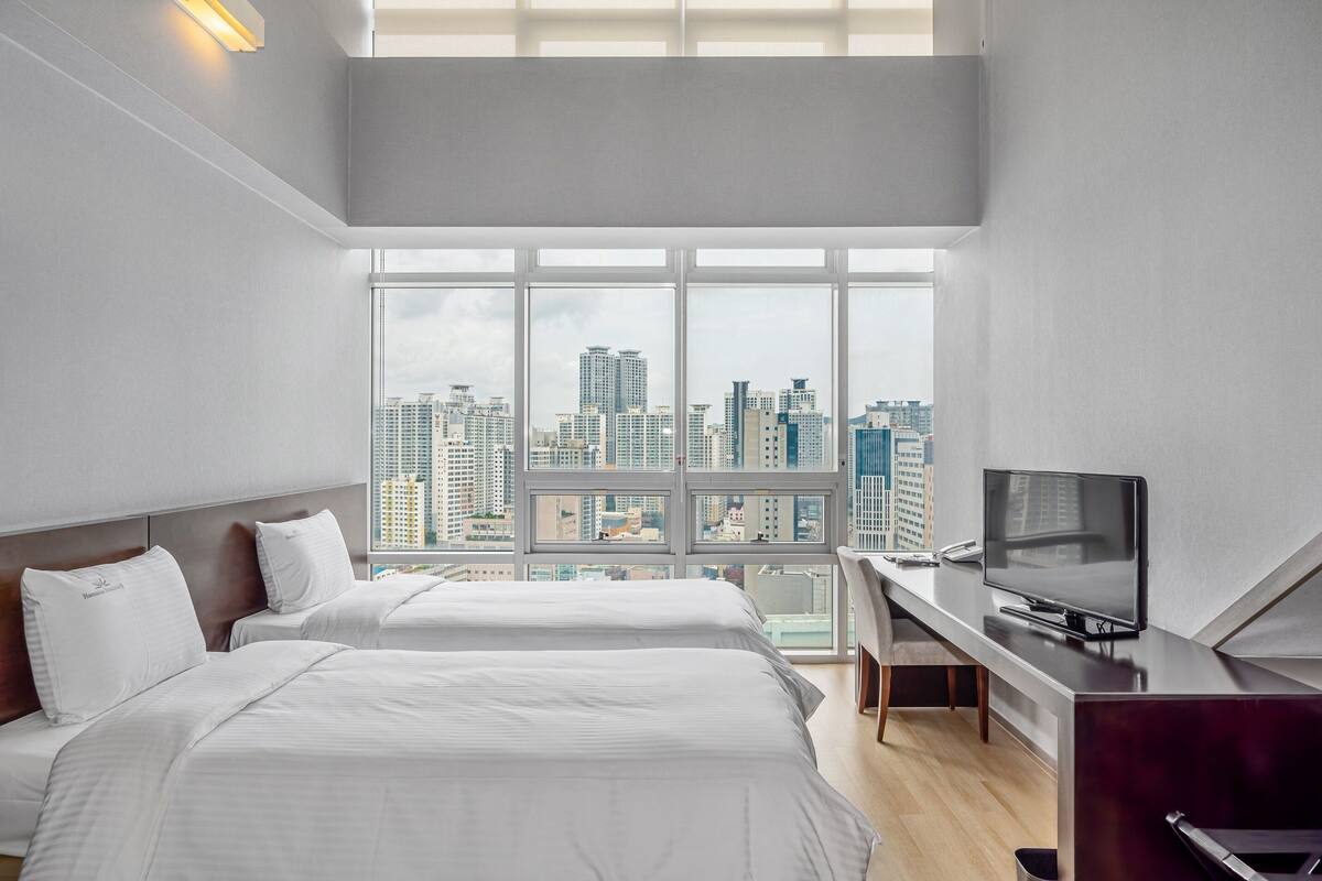 Duplex Suite One | 手提電腦工作空間、遮光窗簾/窗簾、隔音、免費 Wi-Fi
