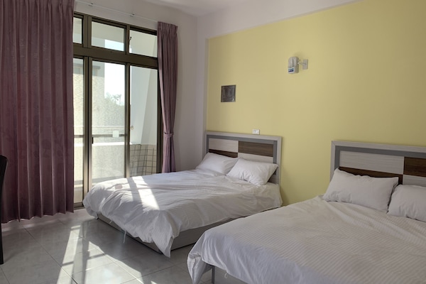 Double Room (301) | Free WiFi, bed sheets