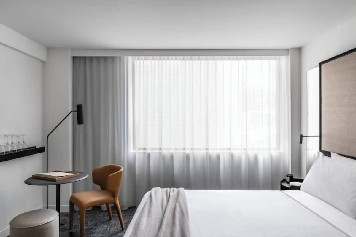 Een minibar, een kluis op de kamer, individueel gedecoreerd
