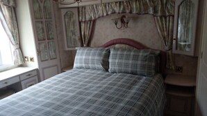Room - The Boat House Chalet - Boat of Garten - Near Aviemore - Sleeps 6 (Boat of Garten)