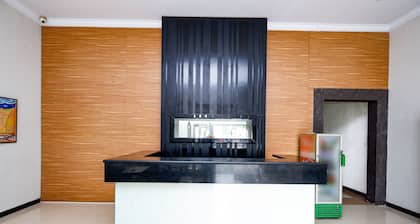Super OYO 2436 Hotel Kencana