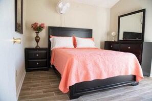 3 makuuhuonetta, silitysrauta/-lauta, ilmainen Wi-Fi