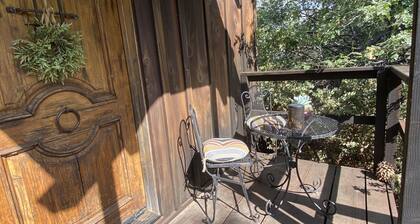 Top of the Mountain Cabin on 40 acres with Amazing Views