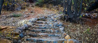 Tilbaketrukket fjellhytte på 40 dekar med fantastisk utsikt