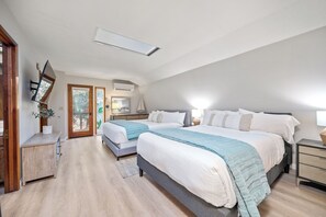 2 dormitorios, escritorio, tabla de planchar con plancha y cuna de viaje