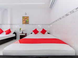 ห้องดีลักซ์สำหรับสี่ท่าน | มินิบาร์, โต๊ะทำงาน, Wi-Fi ฟรี, ผ้าปูที่นอน