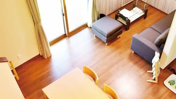 Sakura | Living area