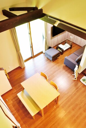 패밀리 빌라 (Sakura) | 거실 공간