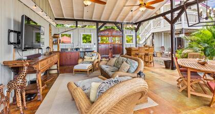 The “Promise Tree” is a great family gathering place in Kailua Kona!