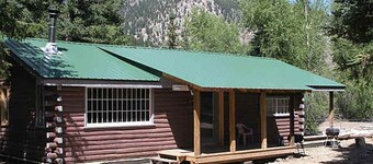 River Ranch Log home 3 BR 2 bath on the river porches ATV drive-in/out