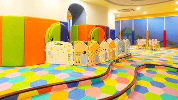 Tempat bermain anak – indoor